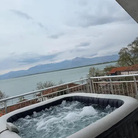 ヴィラ Relax Široka